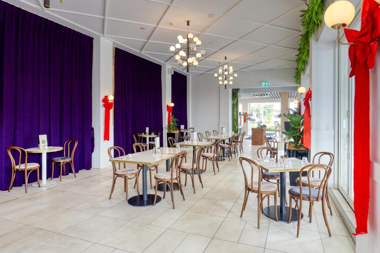 Ramada By Wyndham, Hamilton City Center Екстер'єр фото