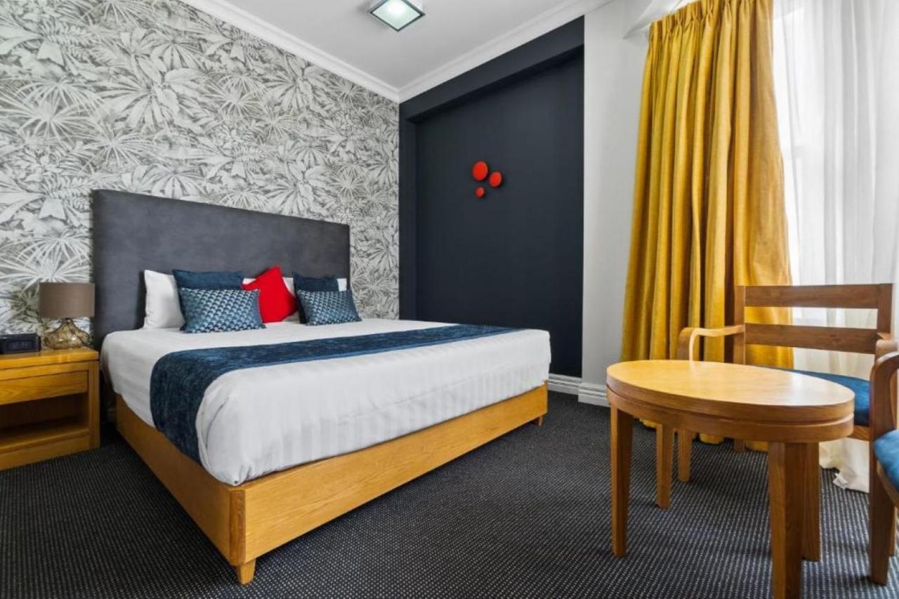 Ramada By Wyndham, Hamilton City Center Екстер'єр фото