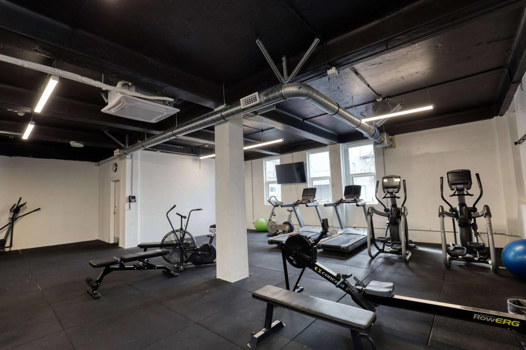 Ramada By Wyndham, Hamilton City Center Екстер'єр фото